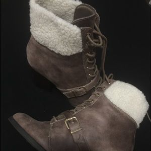 Express boots size 9.